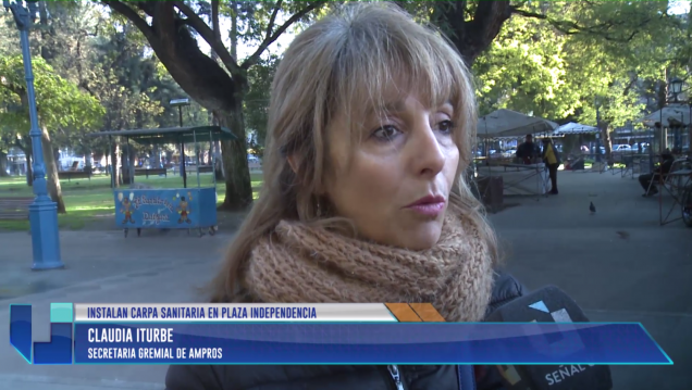 imagen Médicos montan una carpa sanitaria en la Plaza Independencia
