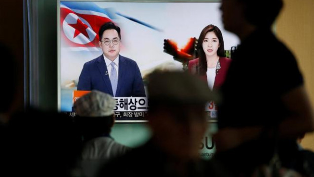 imagen Corea del Norte disparó tres misiles al Mar de Japón