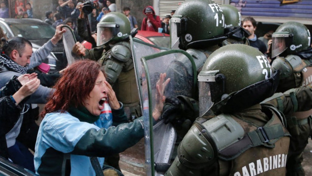 imagen Incidentes en marcha estudiantil que rechaza la reforma de la educación universitaria