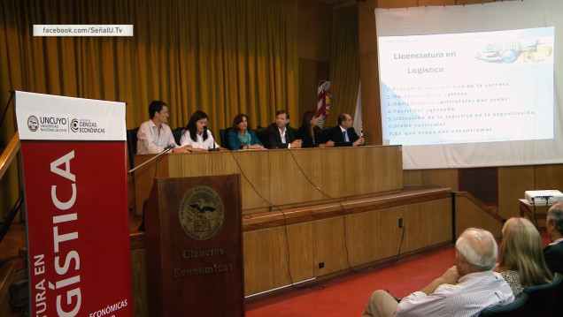 imagen Presentan nueva carrera de logística