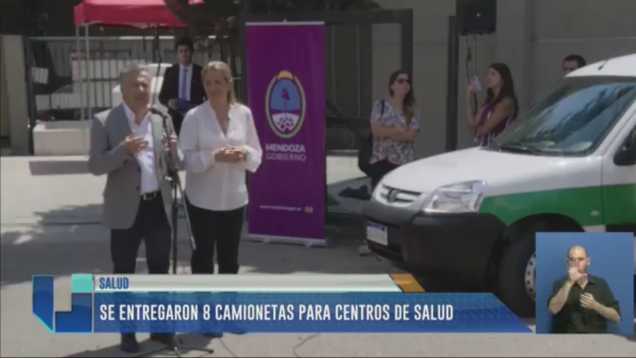 imagen Se entregaron 8 camionetas para centros de salud