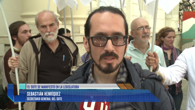 imagen Faltante de meriendas: El SUTE protestó en la Legislatura